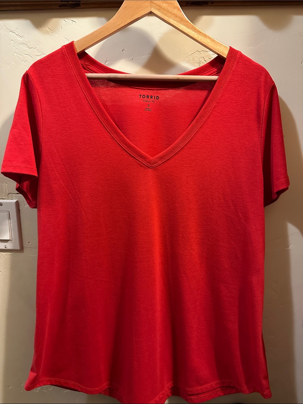 torrid Red V-Neck Short Sleeve Tee